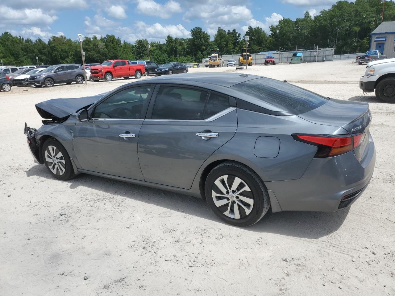2020 Nissan Altima - Image 2