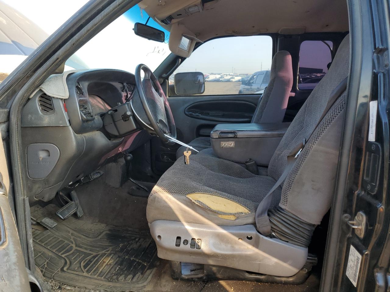 1999 Dodge Ram 3500 VIN: 1B7MC33W0XJ582308 Lot: 64718644