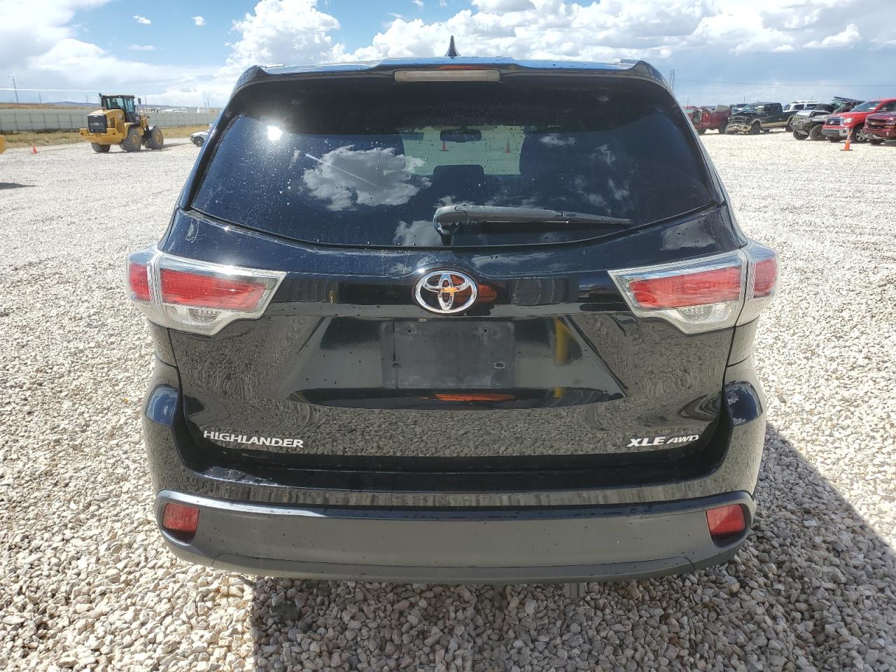 5TDJKRFH6FS108256 2015 Toyota Highlander Xle