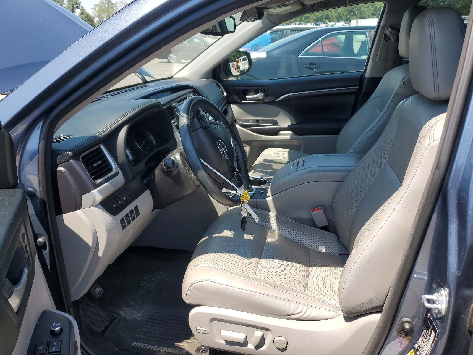 5TDDKRFH2GS310347 2016 Toyota Highlander Limited