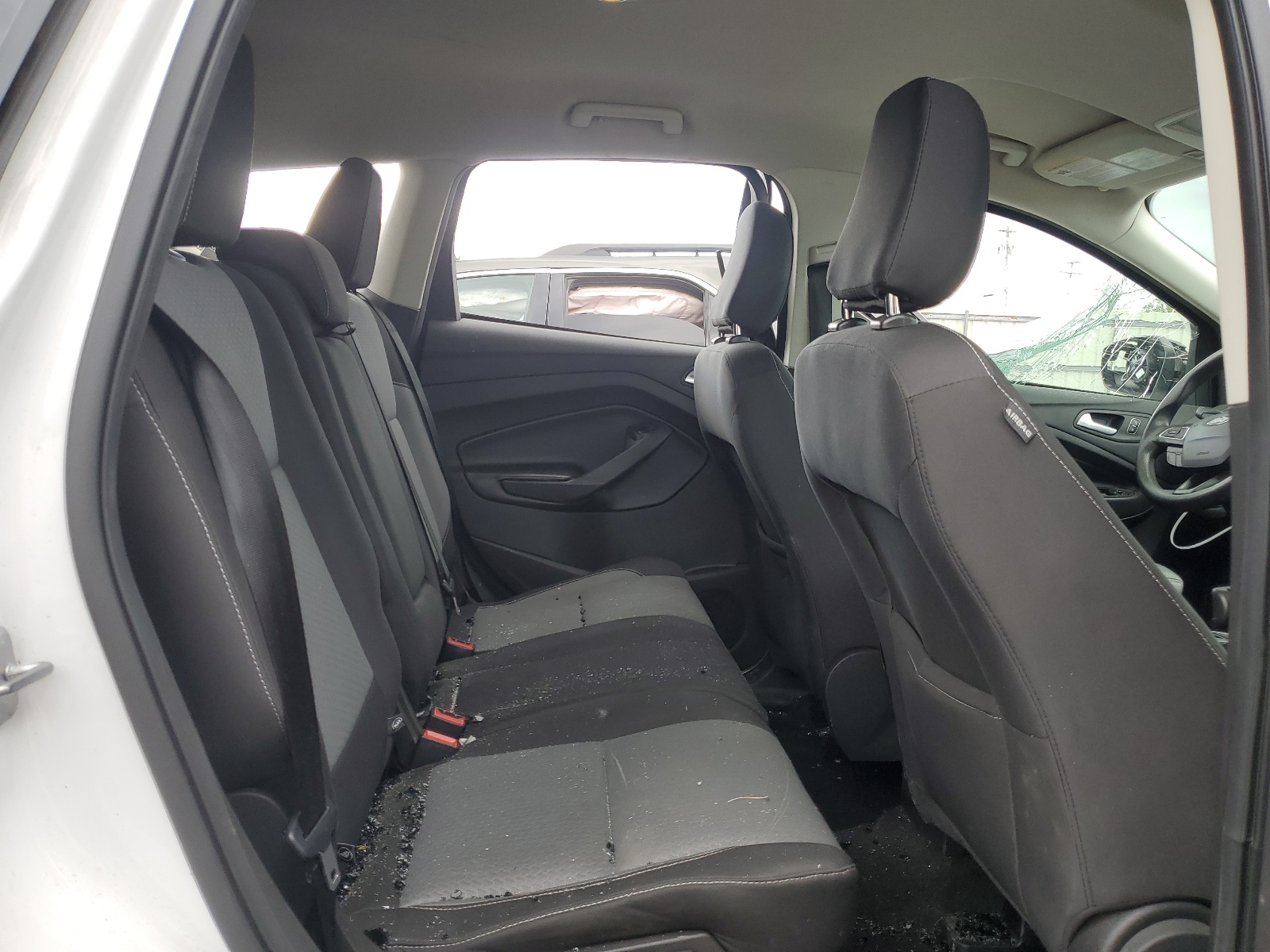 1FMCU9GDXJUA43863 2018 Ford Escape Se