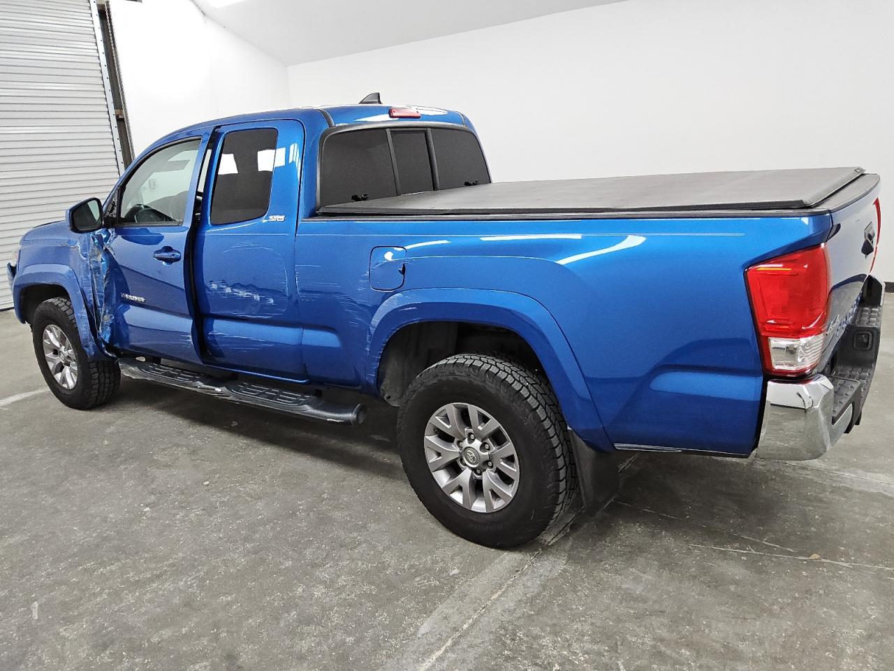 VIN 5TFSZ5AN1HX096133 2017 TOYOTA TACOMA no.2