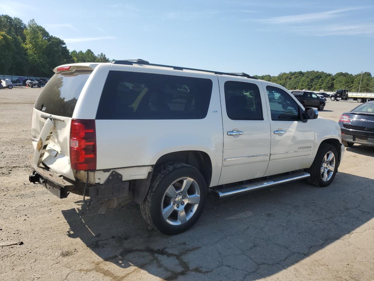 1GNSKKE39BR355613 2011 Chevrolet Suburban K1500 Ltz