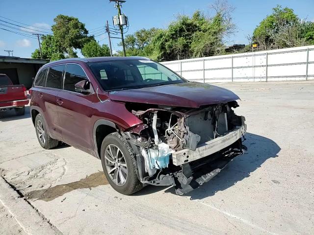 5TDKZRFH5JS279542 2018 Toyota Highlander Se