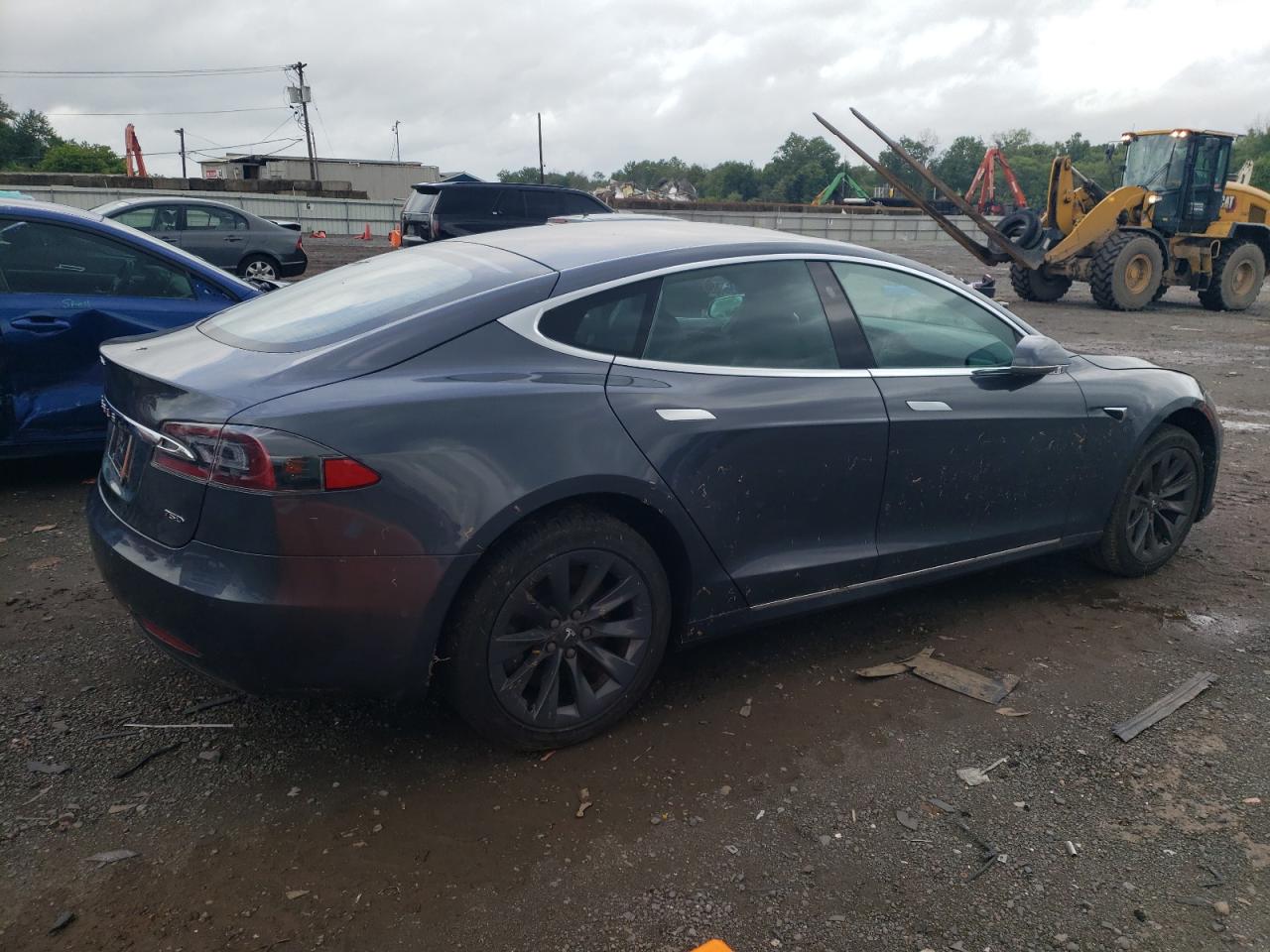 5YJSA1E25JF266588 2018 Tesla Model S