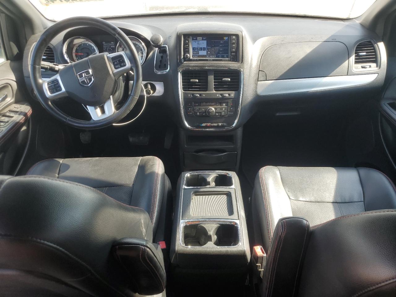 2011 Dodge Grand Caravan R/T VIN: 2D4RN7DGXBR697469 Lot: 68092674