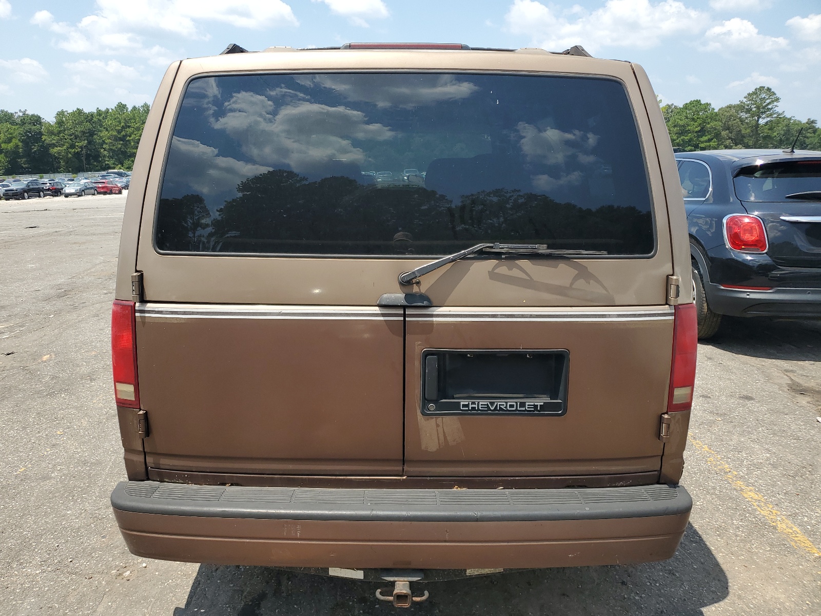 1GNDM19W9SB171332 1995 Chevrolet Astro