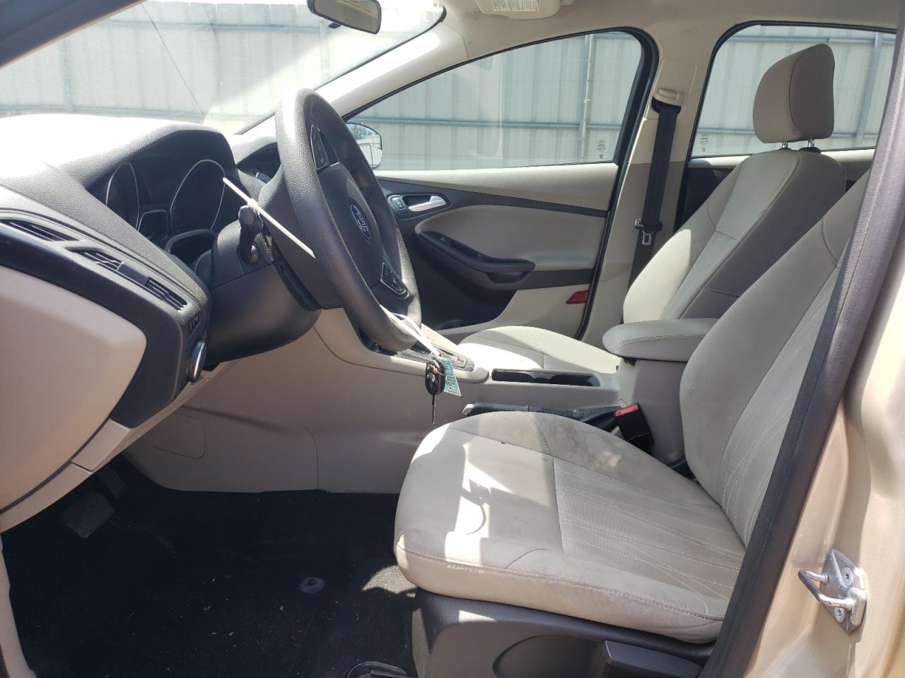 1FADP3F24HL262384 2017 Ford Focus Se