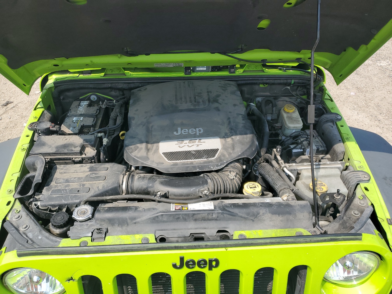 1C4BJWEGXDL567738 2013 Jeep Wrangler Unlimited Sahara