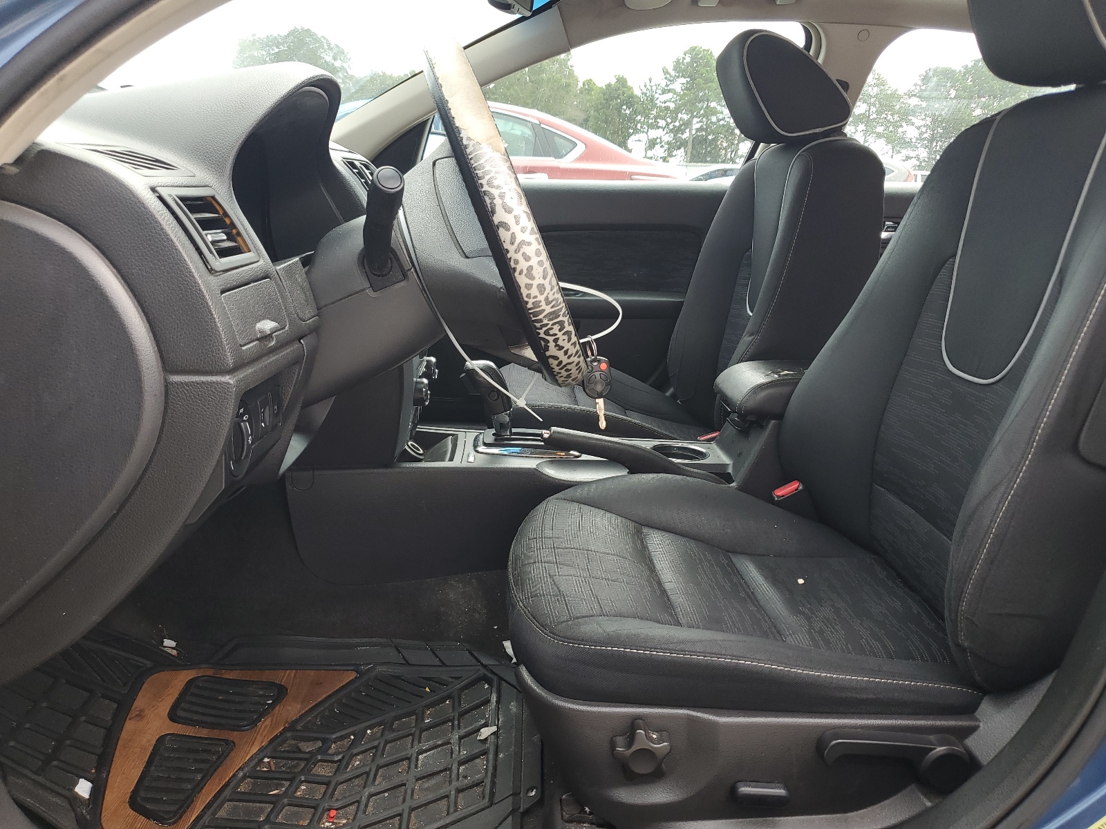 3FAHP0HA6AR256131 2010 Ford Fusion Se