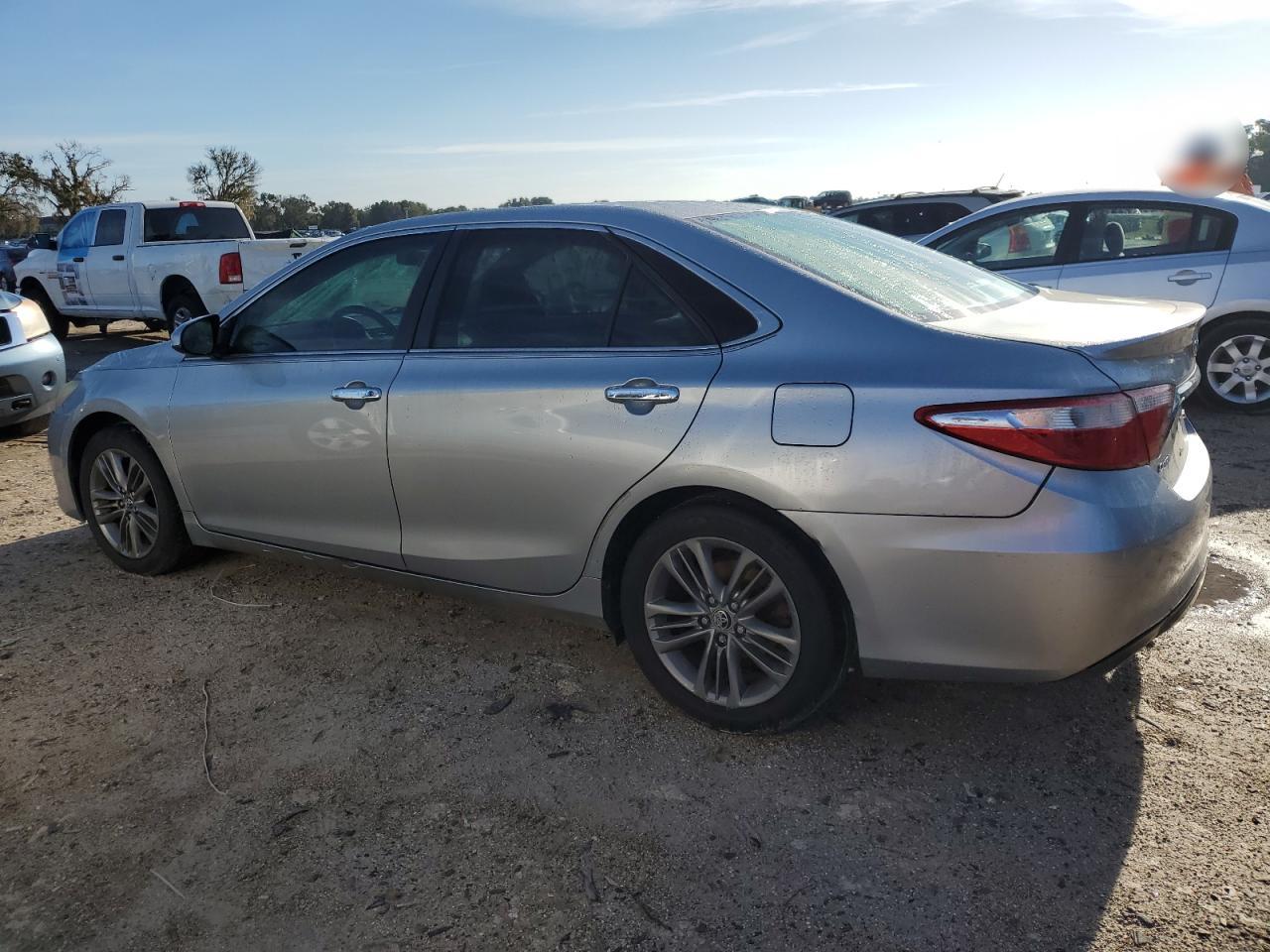 4T1BF1FK5FU052226 2015 TOYOTA CAMRY - Image 2