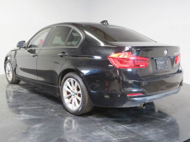 2017 BMW 320 I vin: WBA8E1G30HNU17480