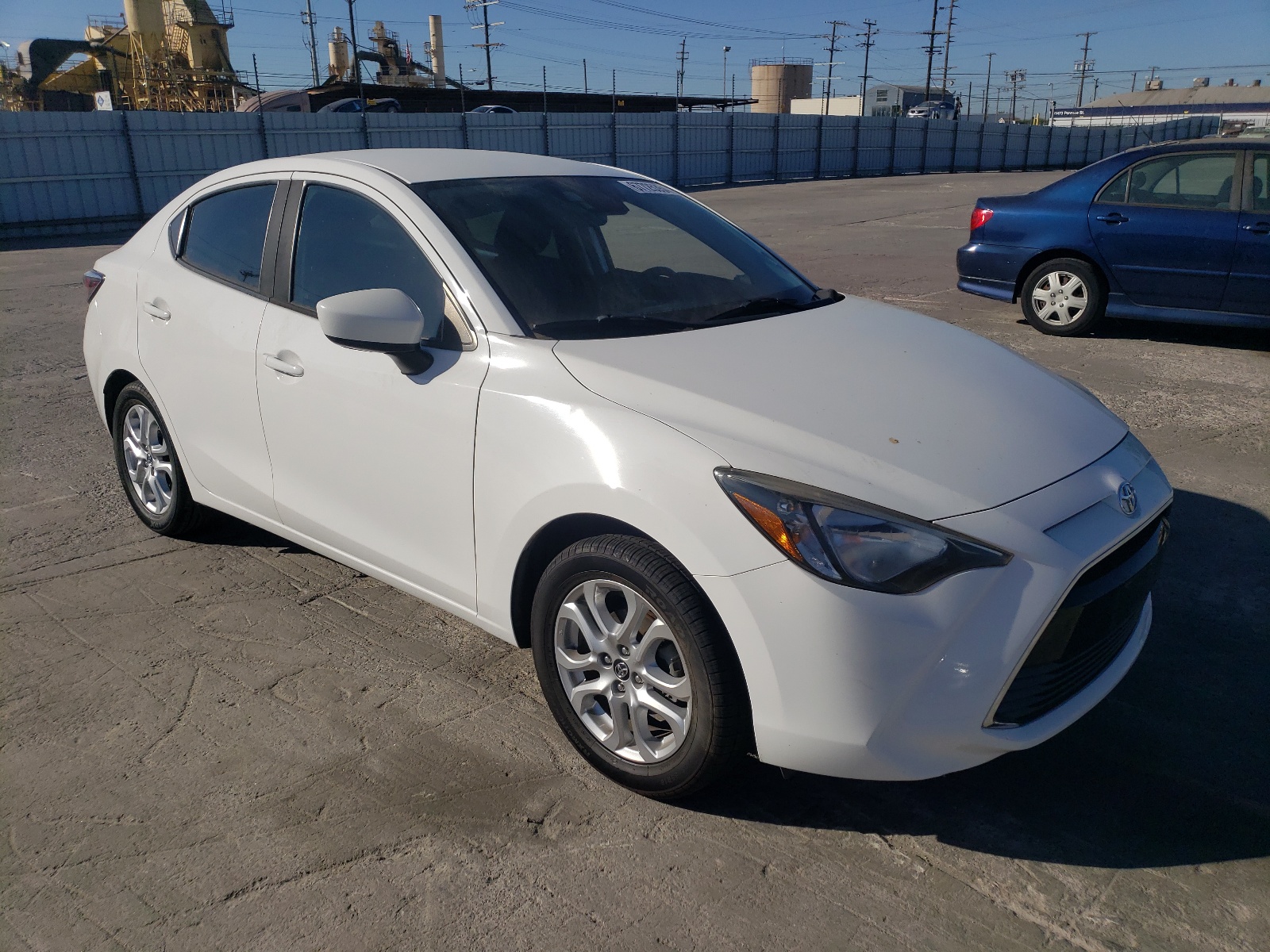 3MYDLBYV8HY152180 2017 Toyota Yaris Ia