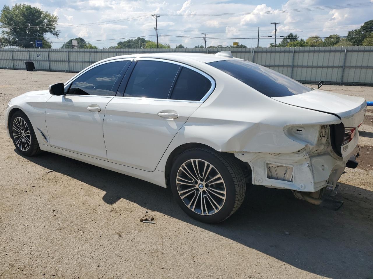 WBAJA5C56KWW16465 2019 BMW 5 SERIES - Image 2