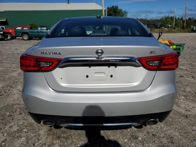 Sedans NISSAN MAXIMA 2017 Srebrny