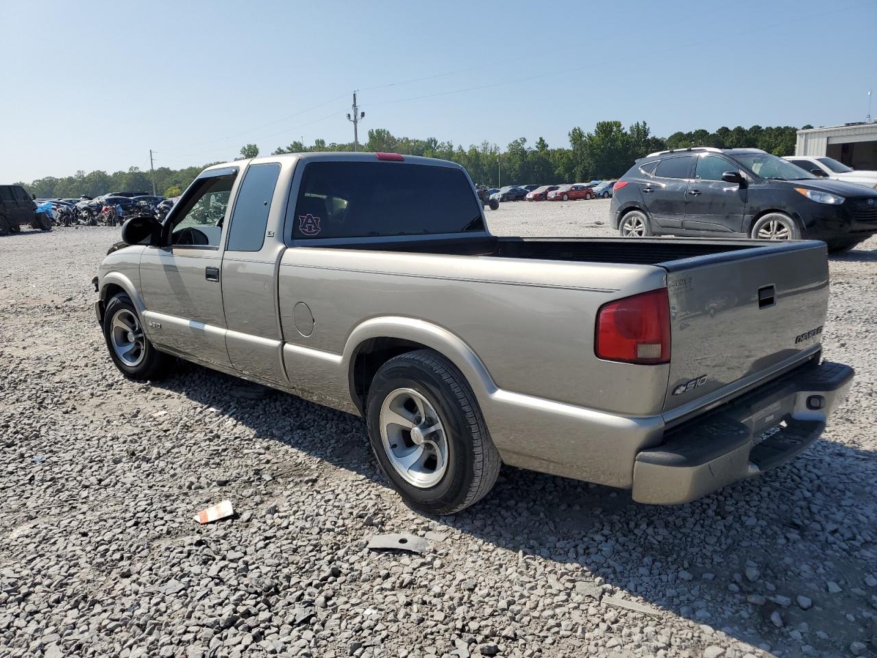 2003 Chevrolet S-10 Pickup - Image 2