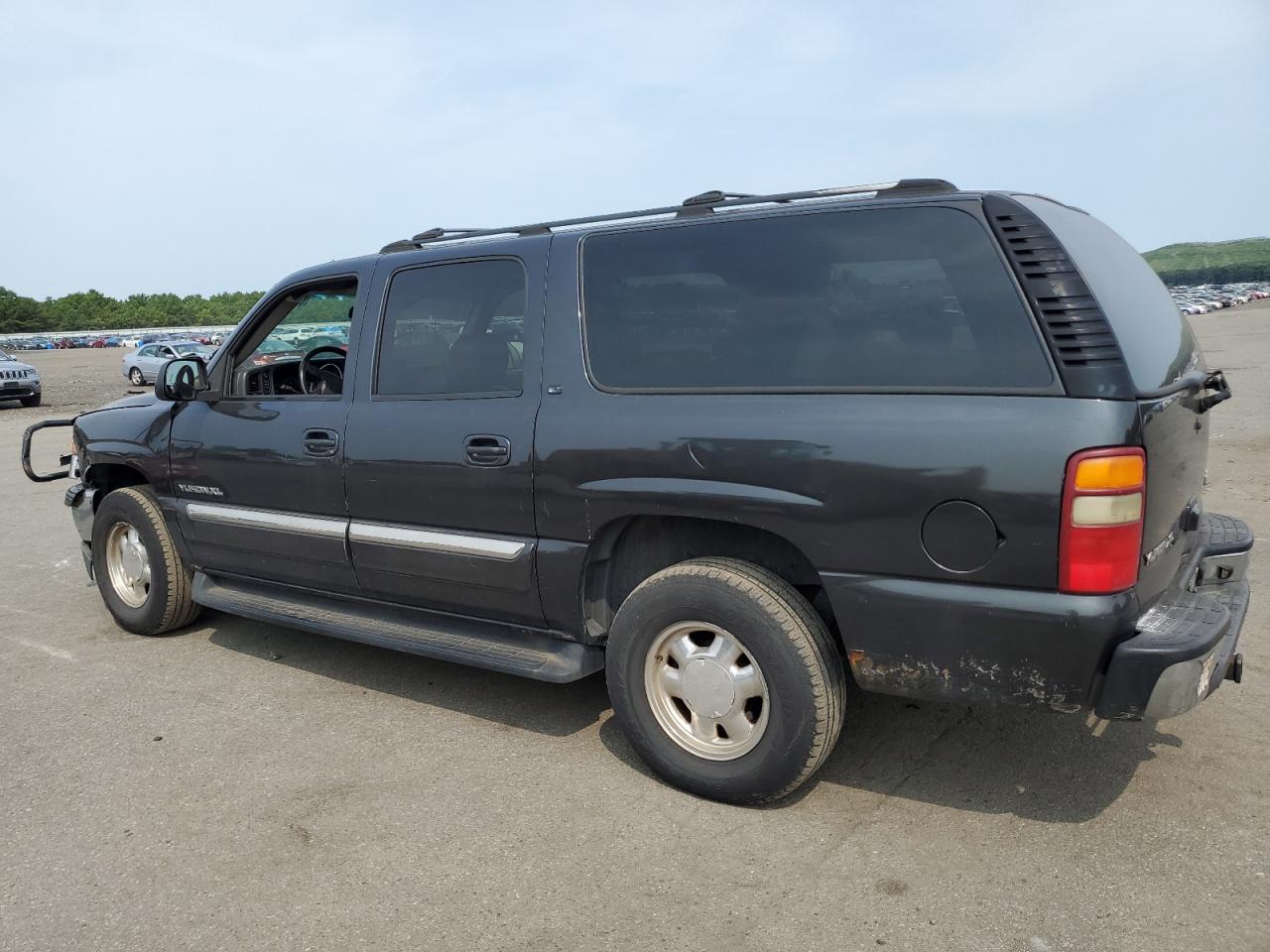 2003 GMC Yukon - Image 2