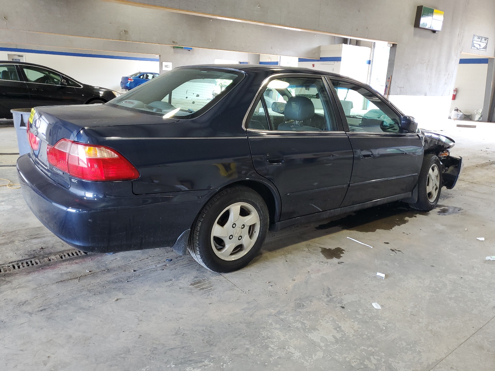 1HGCG6688YA006192 2000 Honda Accord Ex