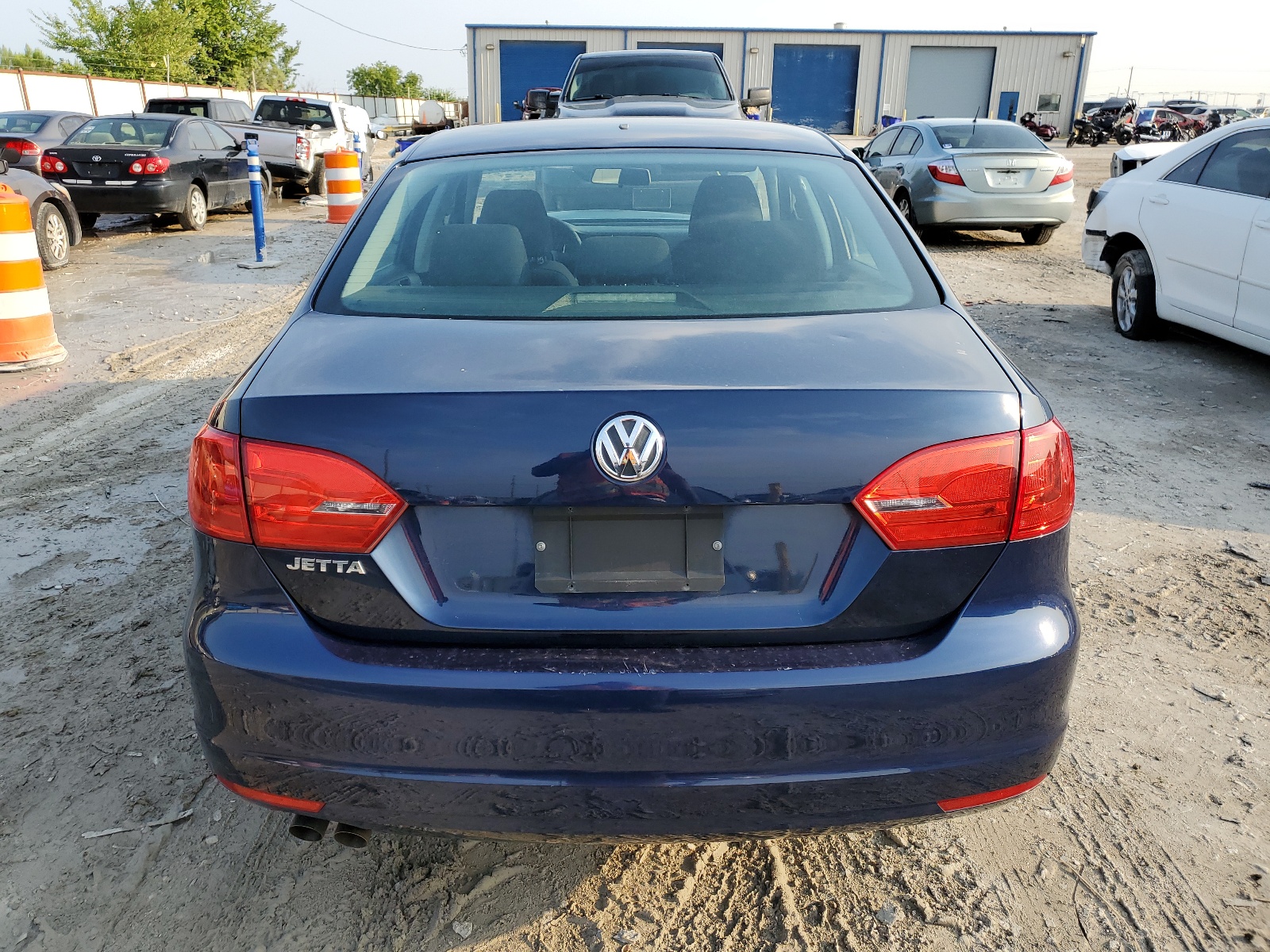 2013 Volkswagen Jetta Base vin: 3VW2K7AJ8DM369644