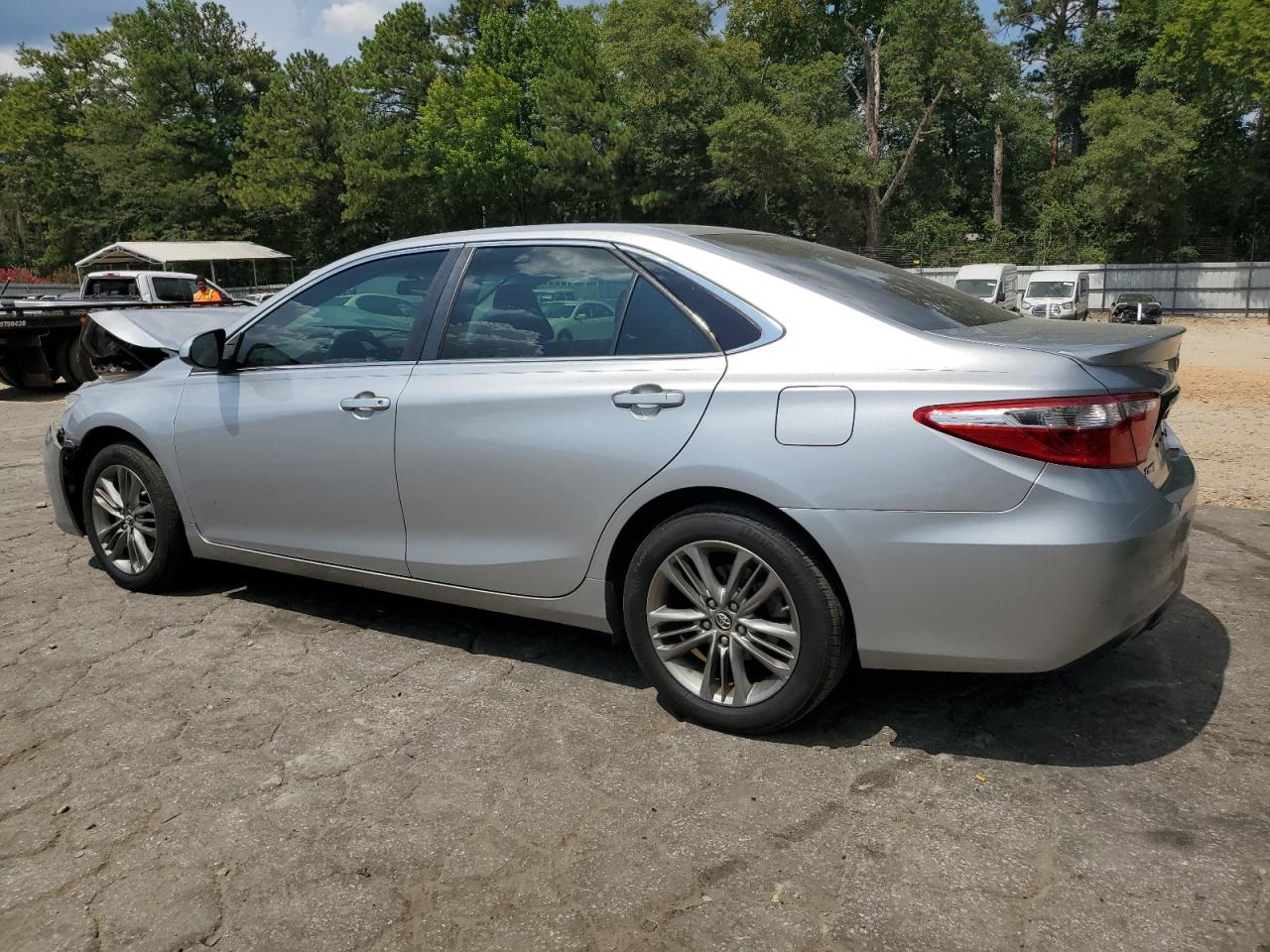 4T1BF1FK1HU322572 2017 TOYOTA CAMRY - Image 2