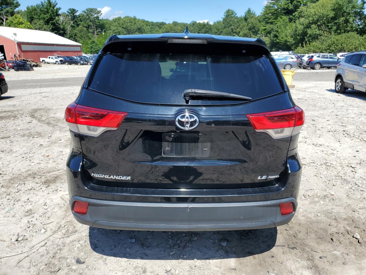 5TDBZRFHXHS359543 2017 Toyota Highlander Le