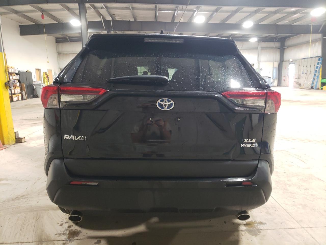 2022 Toyota RAV 4 - Image 6