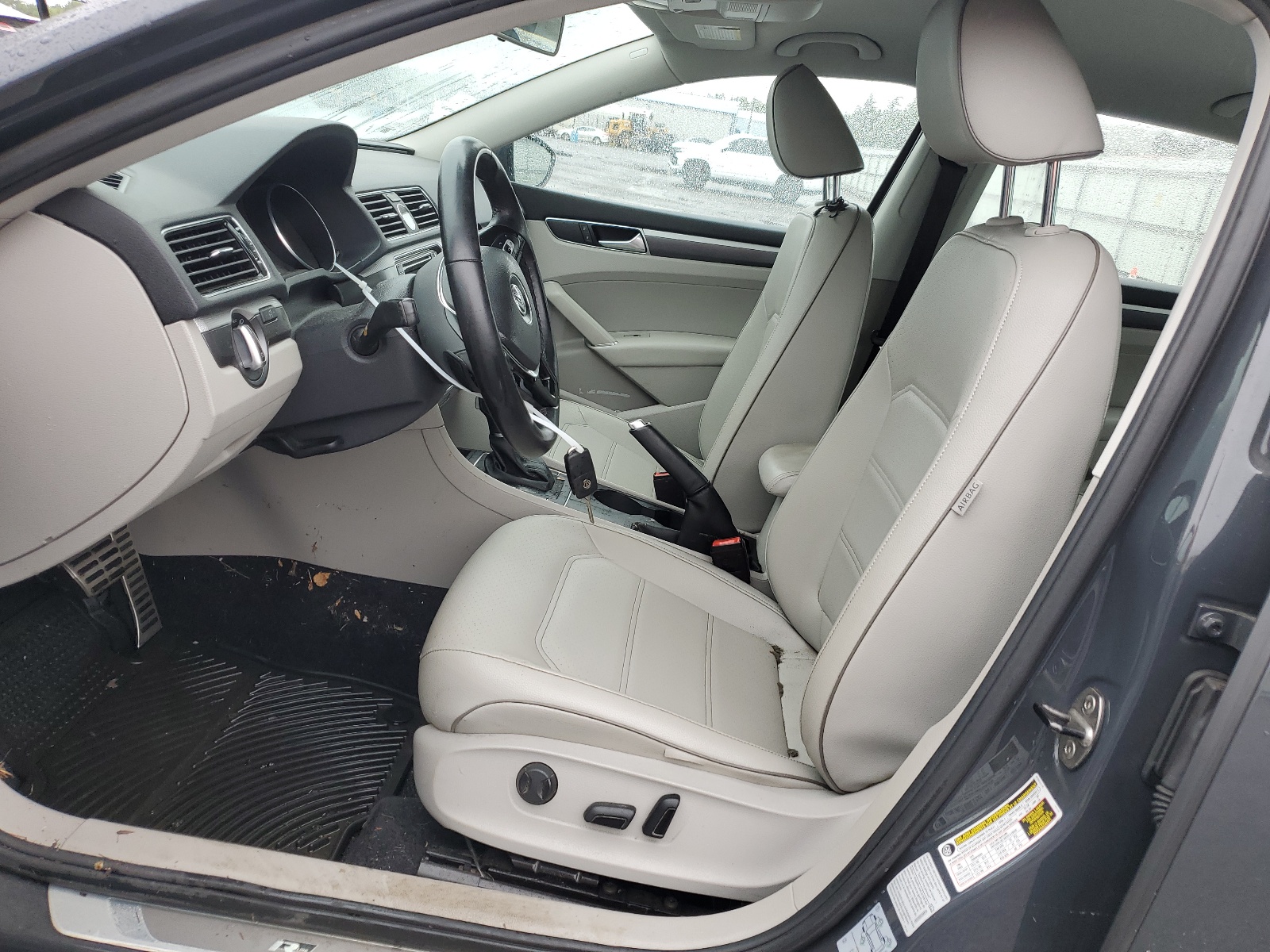 1VWDT7A35HC045355 2017 Volkswagen Passat R-Line