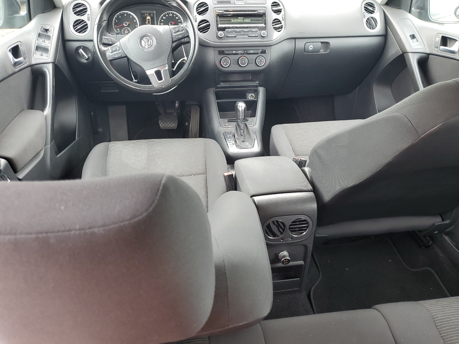 WVGAV7AX5DW539092 2013 Volkswagen Tiguan S