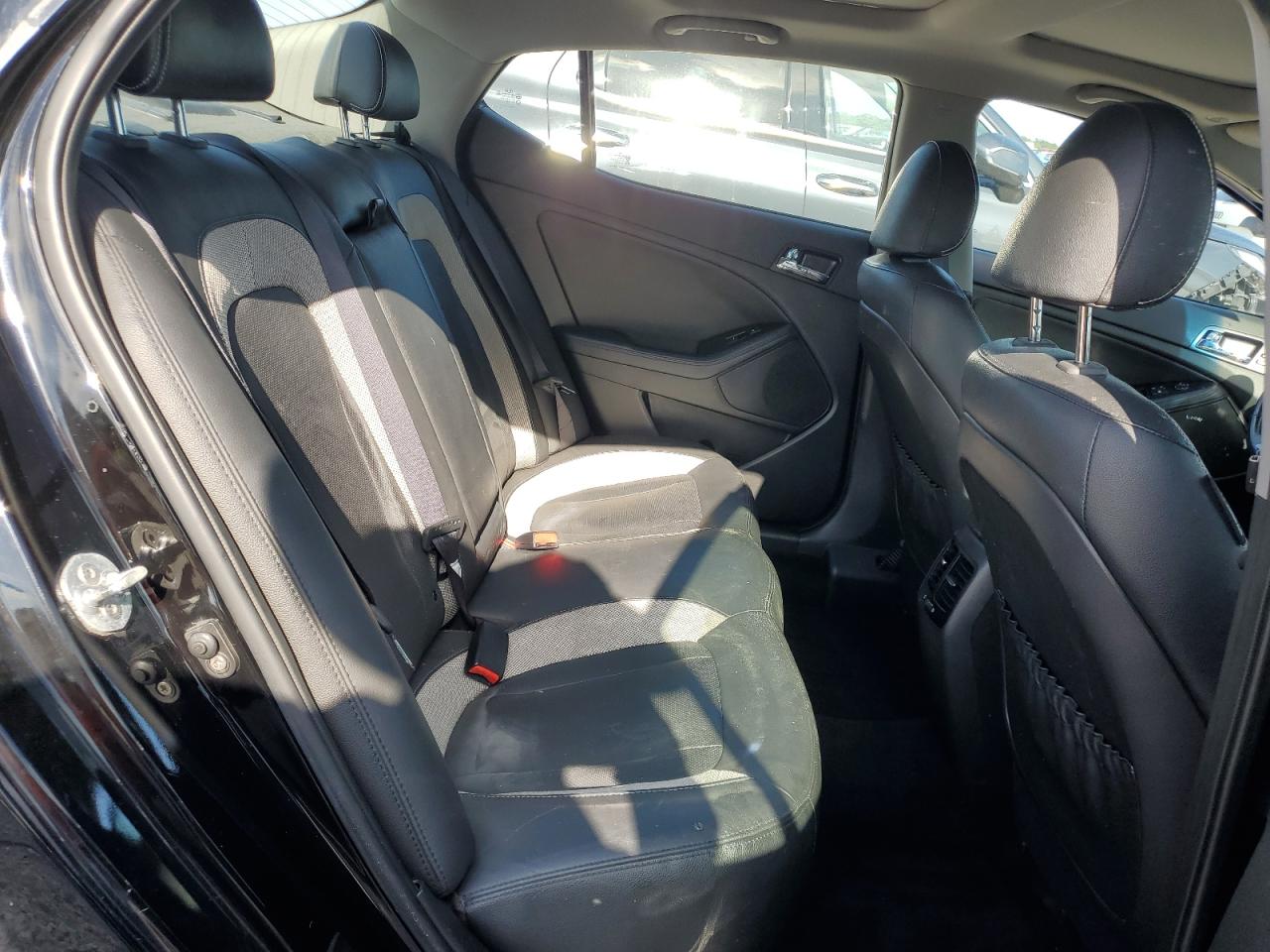 2011 Kia Optima Sx VIN: KNAGR4A69B5184274 Lot: 65657164