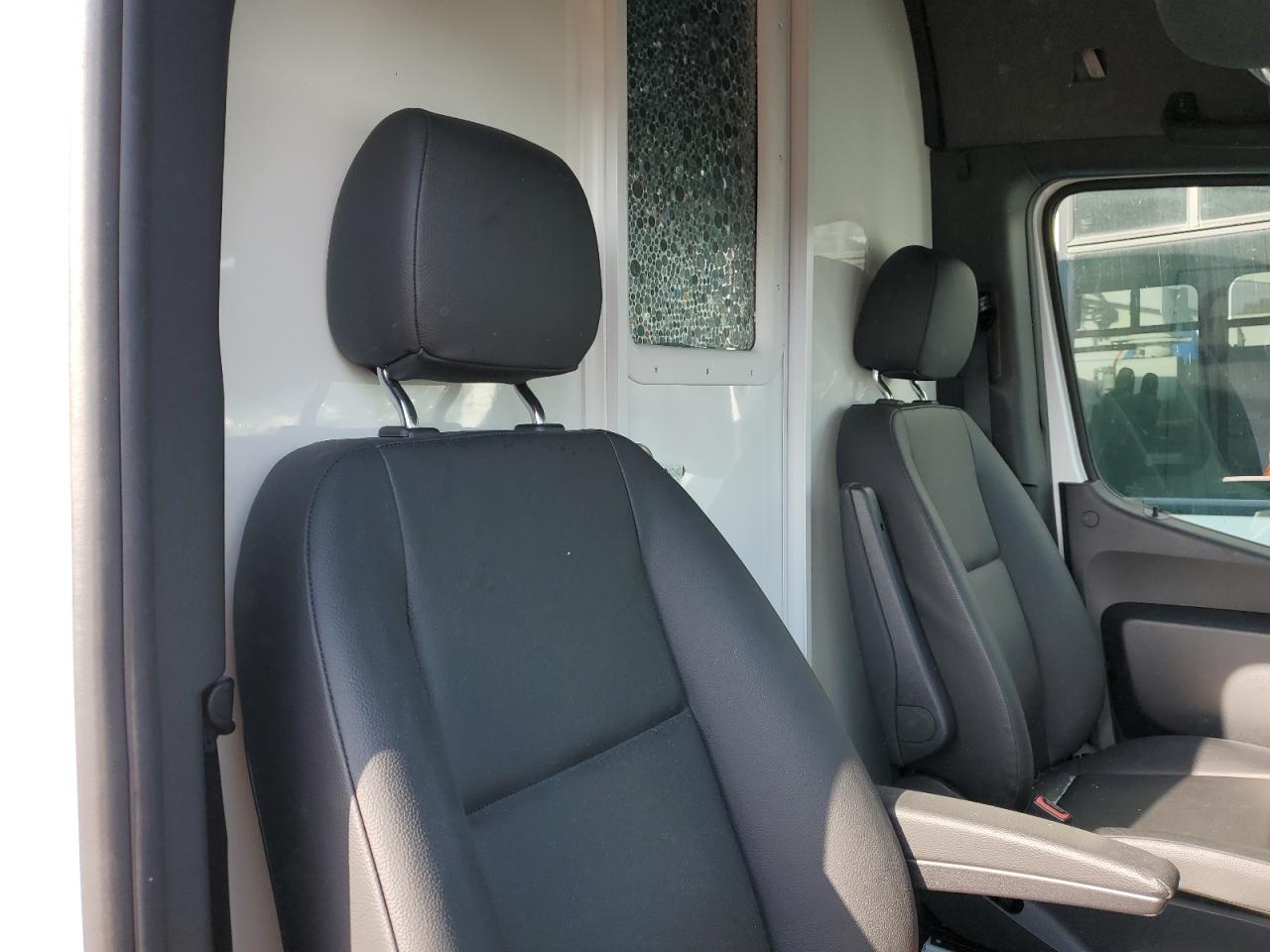 2024 Mercedes-Benz Sprinter - Image 11