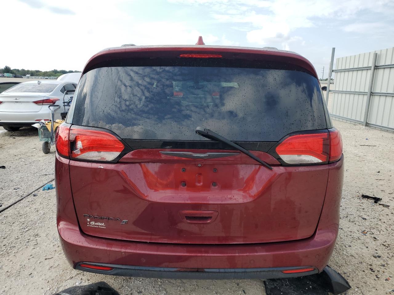 2018 Chrysler Pacifica Touring L VIN: 2C4RC1BG9JR174722 Lot: 66296634