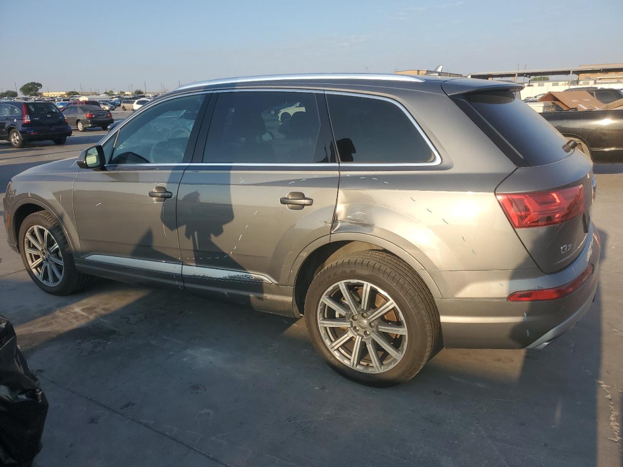 VIN WA1LAAF7XJD003092 2018 AUDI Q7 no.2