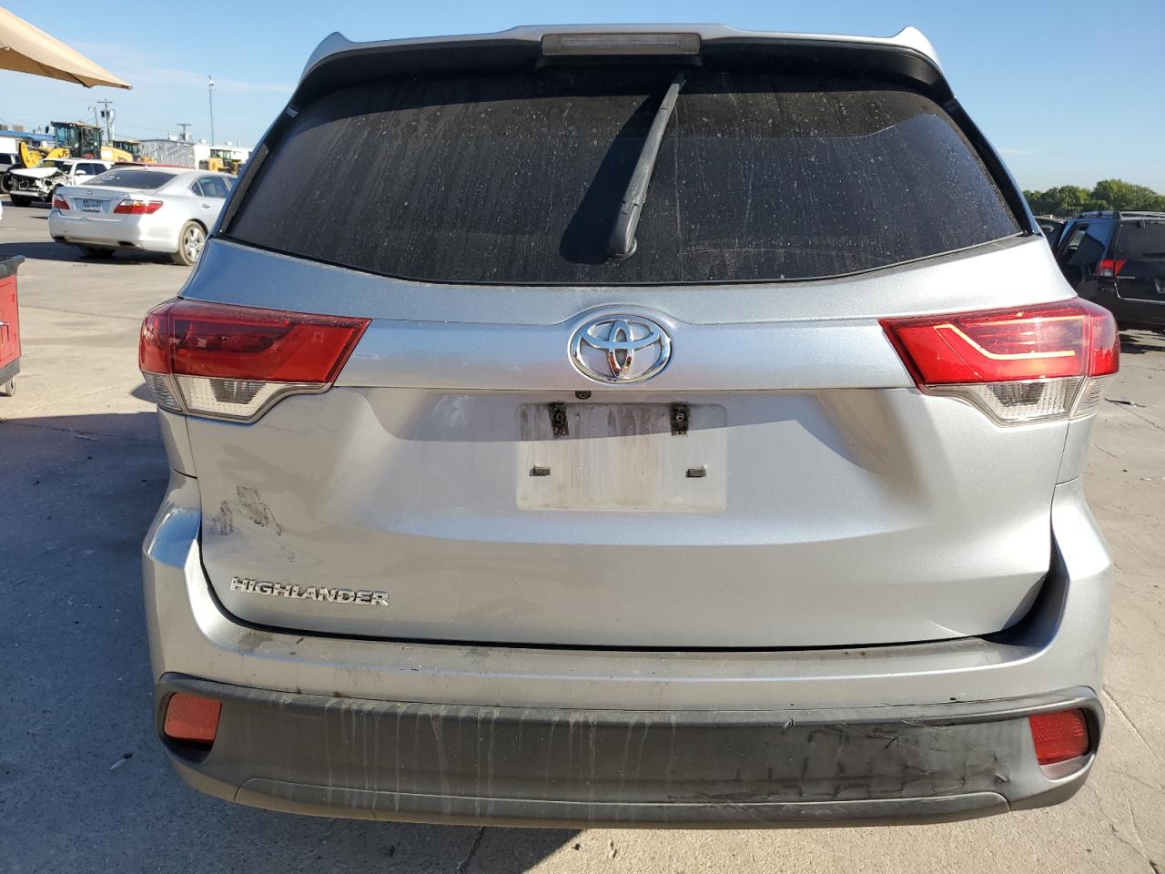 2017 Toyota Highlander Le VIN: 5TDZARFH1HS032695 Lot: 69338154