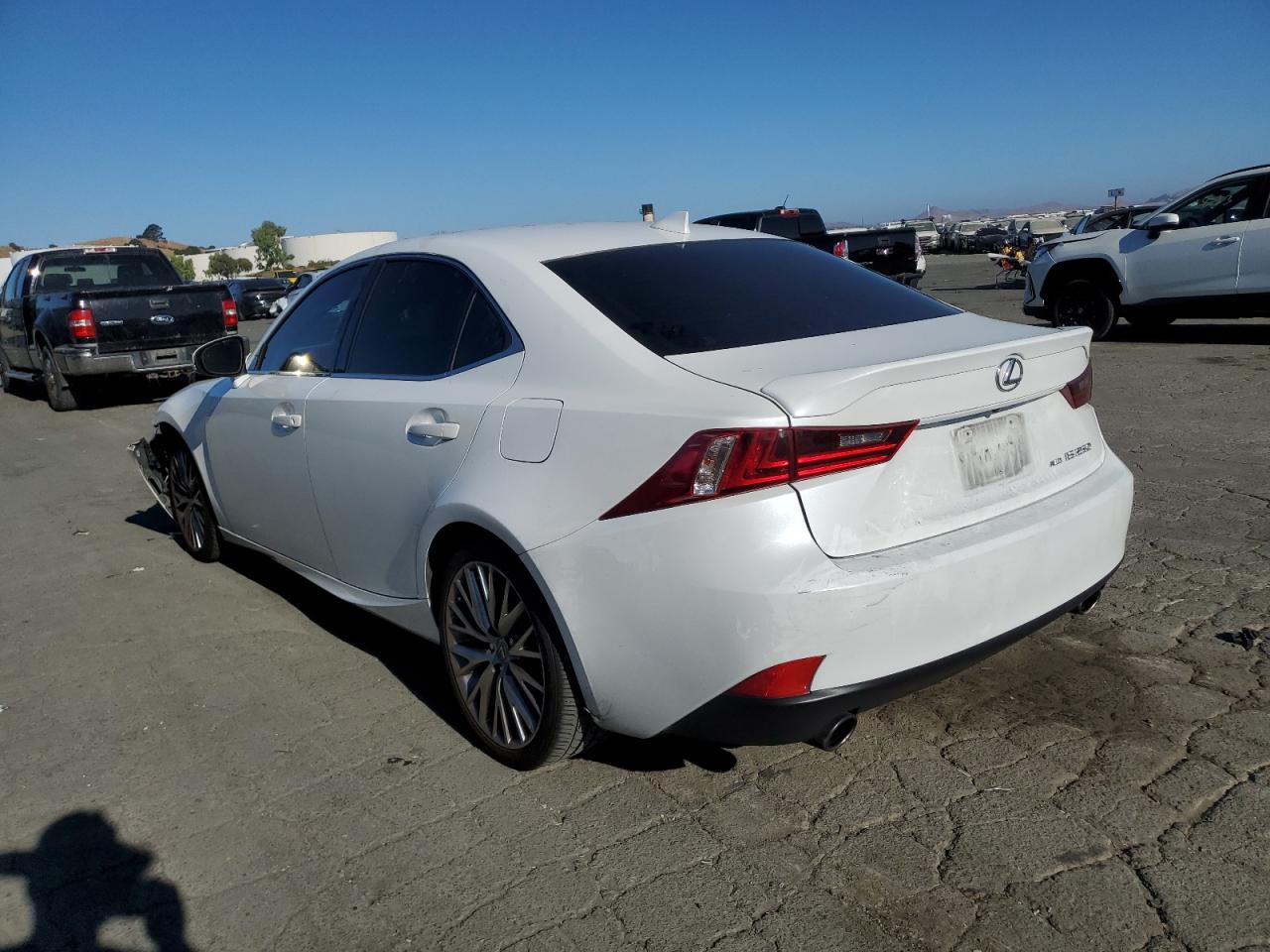 JTHCF1D28F5021086 2015 LEXUS IS - Image 2