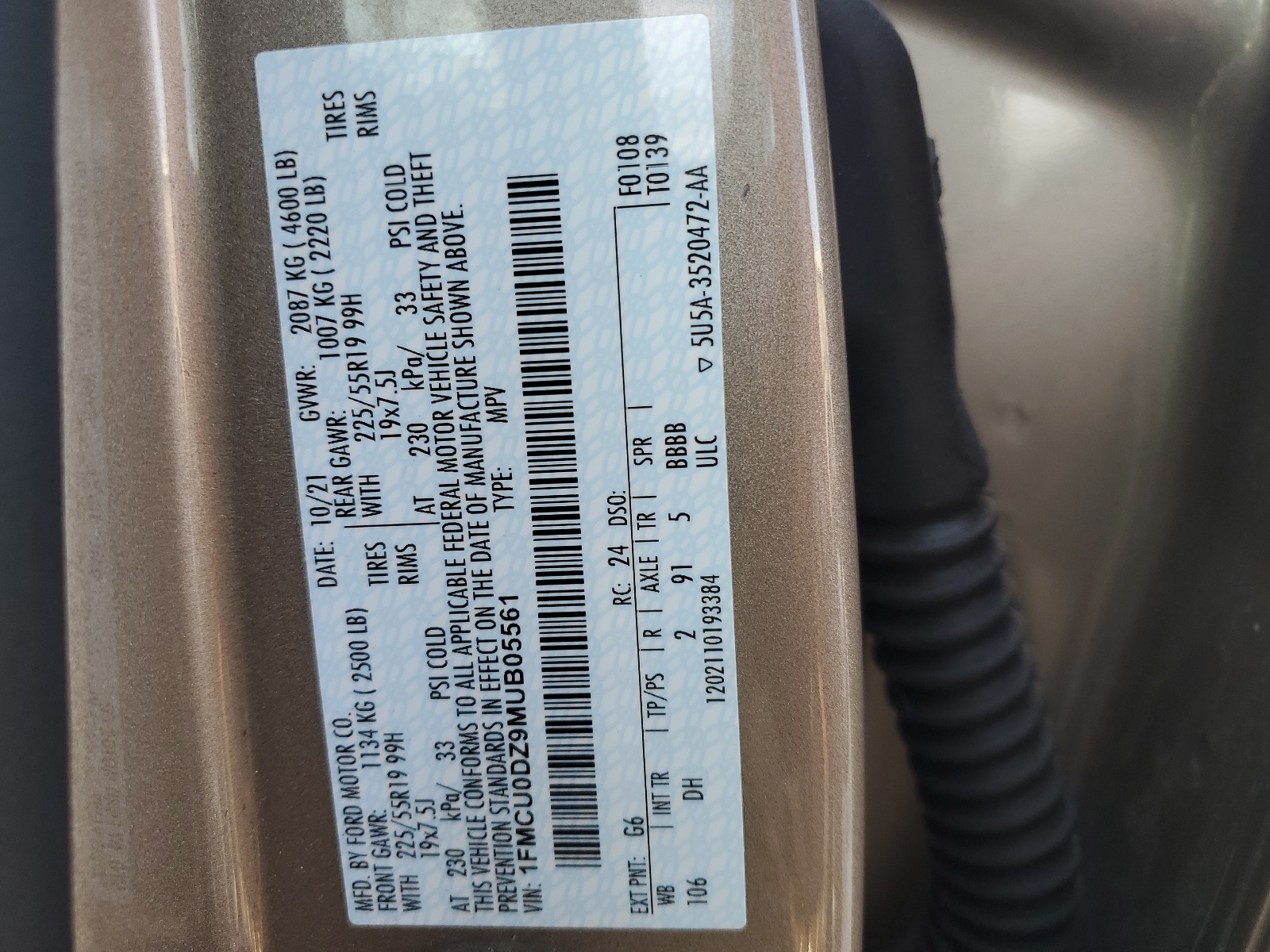 1FMCU0DZ9MUB05561 2021 Ford Escape Titanium