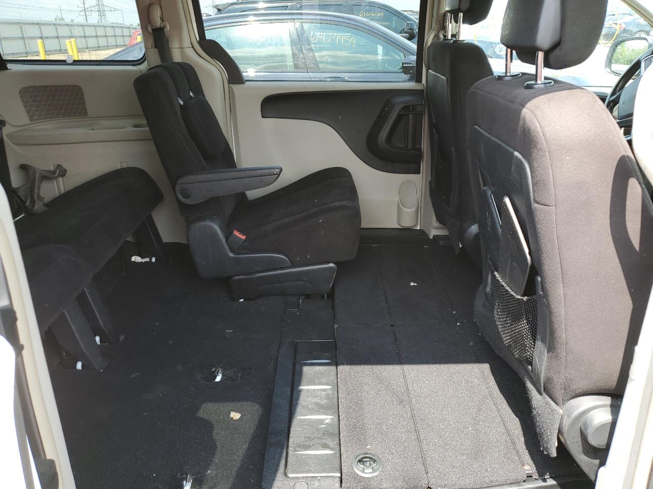 2011 Chrysler Town & Country Touring VIN: 2A4RR5DG9BR604005 Lot: 64587644