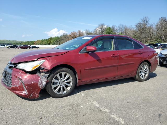 2016 Toyota Camry Hybrid for Sale in Brookhaven, NY - Front End