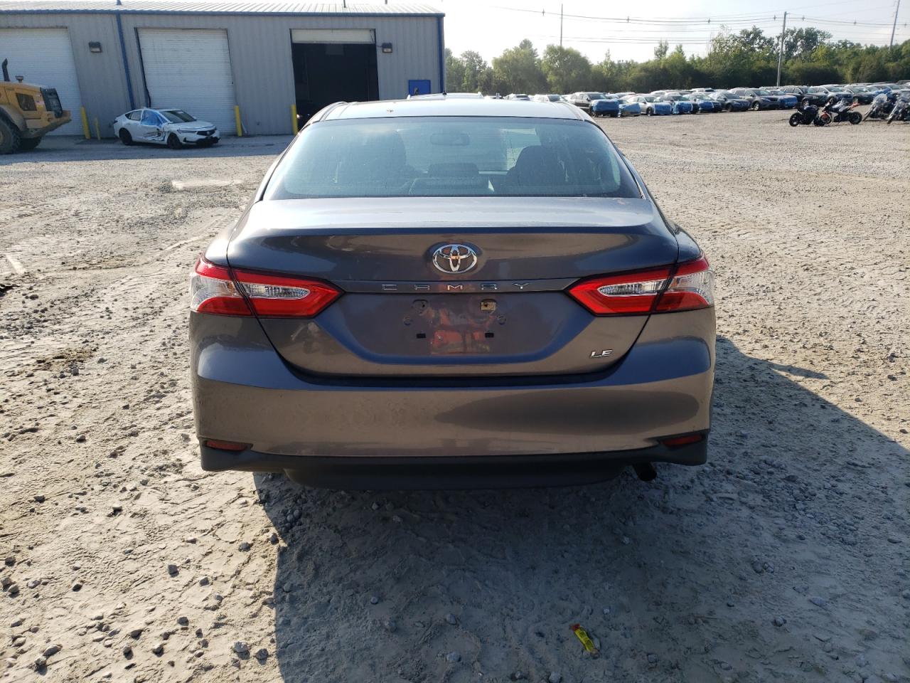 4T1B11HK8JU538372 2018 Toyota Camry L