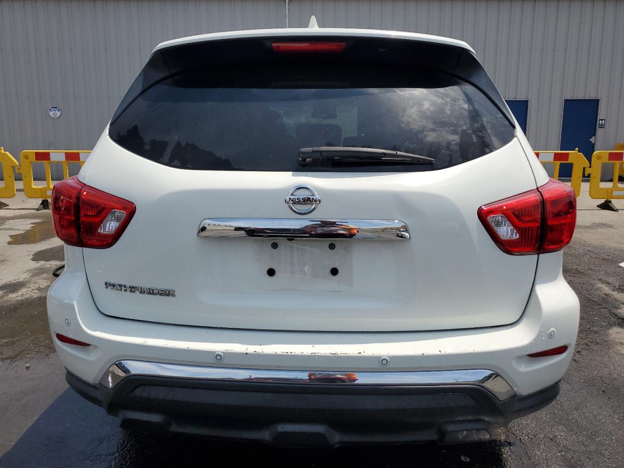 2019 Nissan Pathfinder S VIN: 5N1DR2MN5KC621420 Lot: 65865284