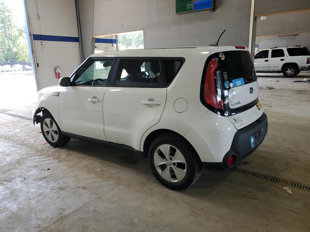 VIN KNDJN2A27G7283256 2016 KIA SOUL no.2