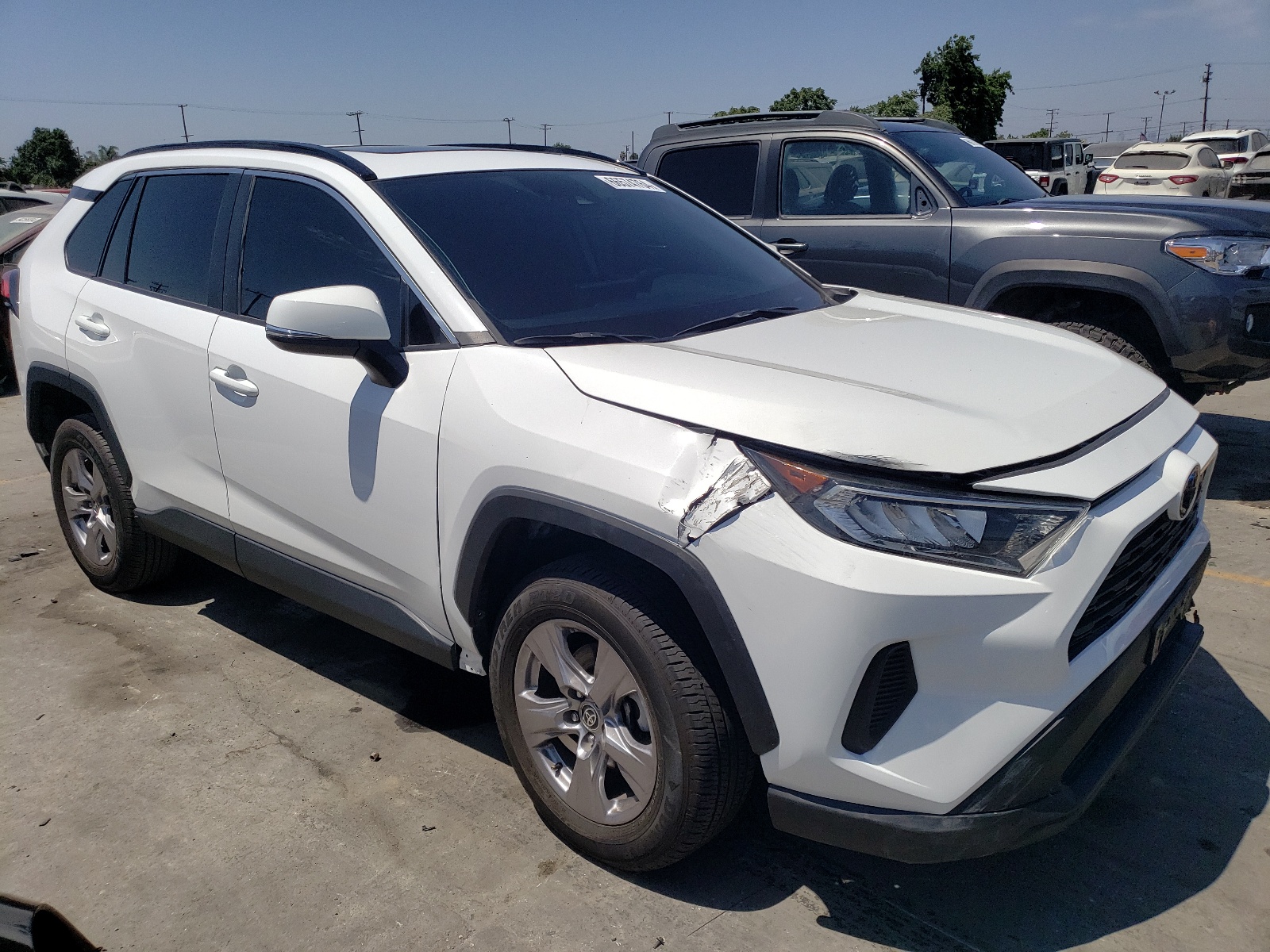 2022 Toyota Rav4 Xle vin: 2T3W1RFV6NC195220