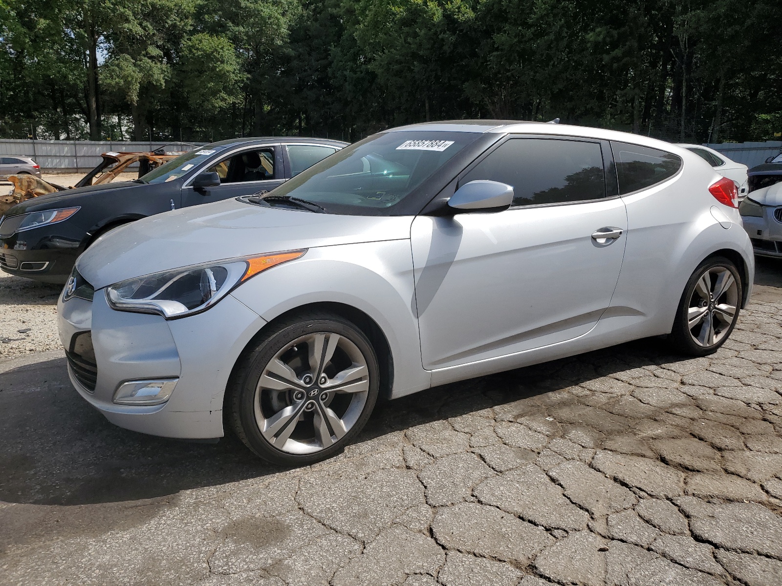 2016 Hyundai Veloster vin: KMHTC6AD5GU292235