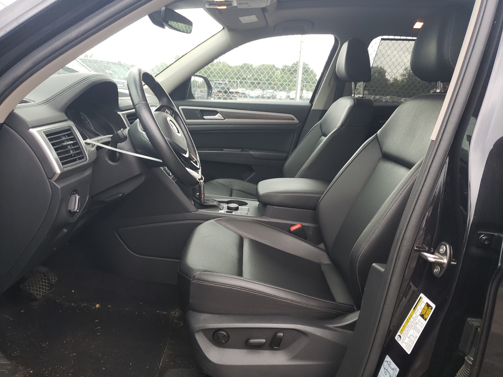 1V2UR2CA1KC519257 2019 Volkswagen Atlas Se