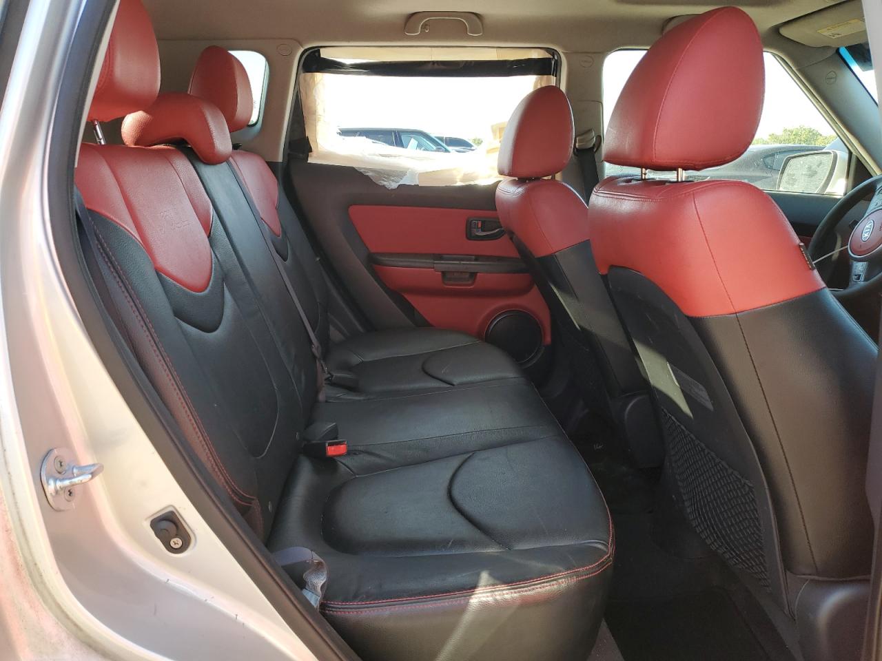 2011 Kia Soul + VIN: KNDJT2A23B7294141 Lot: 68821314