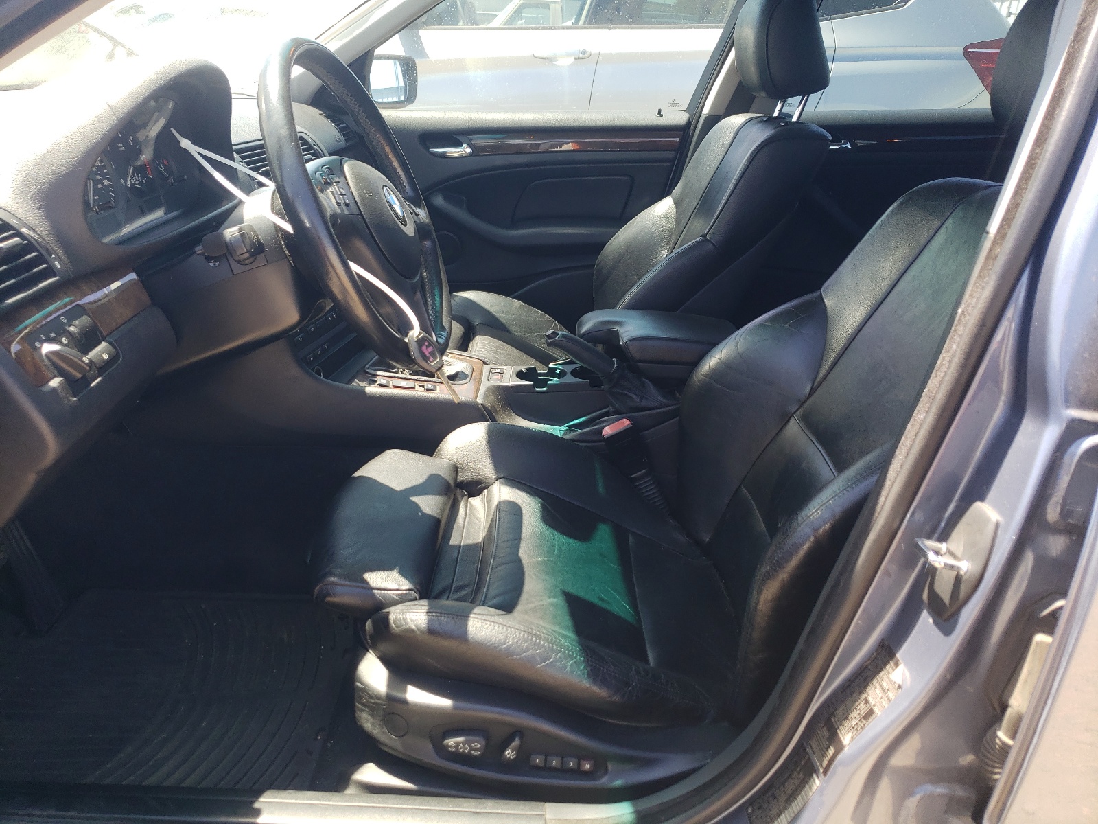 WBAET37463NH02676 2003 BMW 325 I