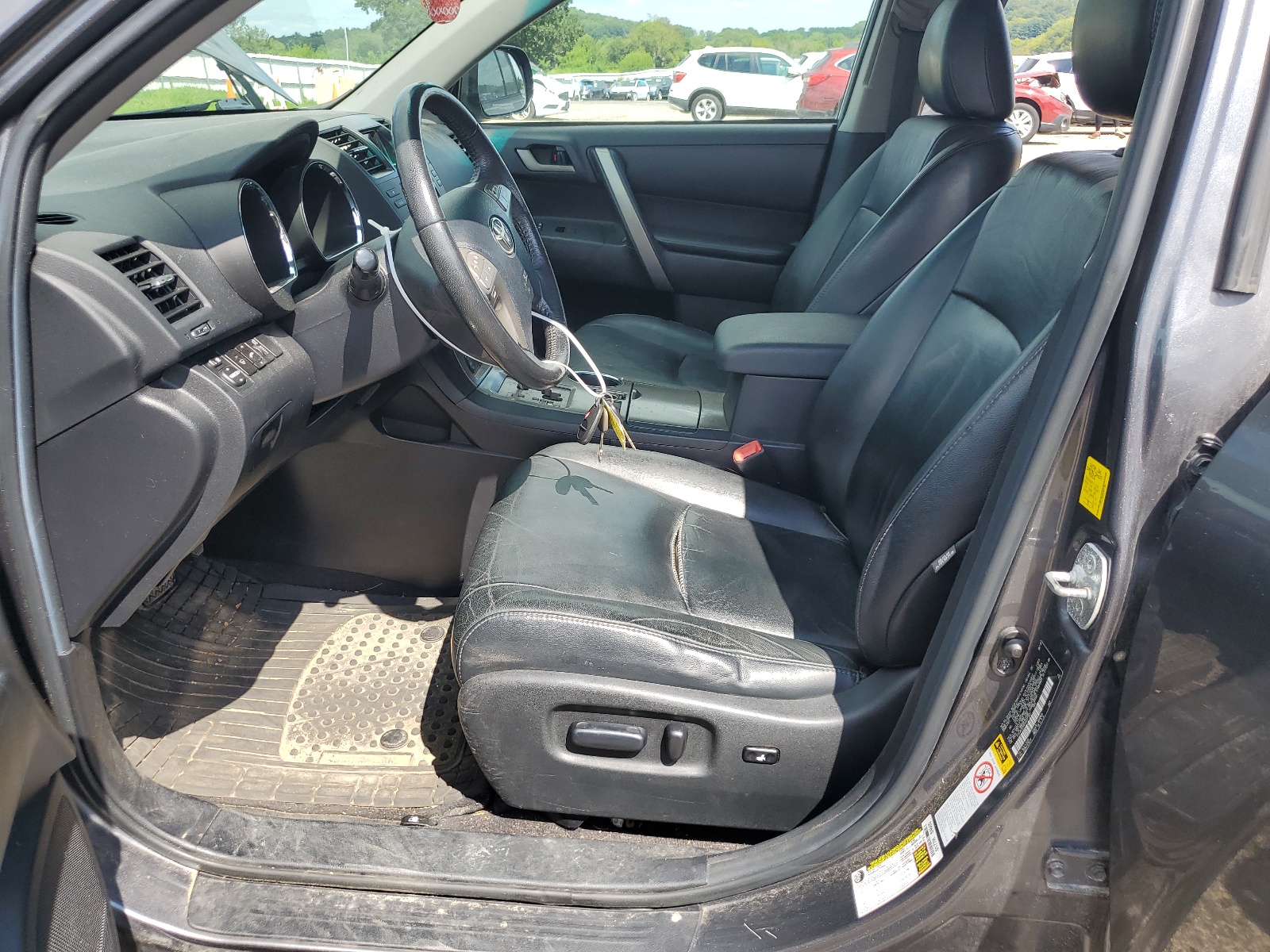 5TDJK3EH5AS037302 2010 Toyota Highlander Se