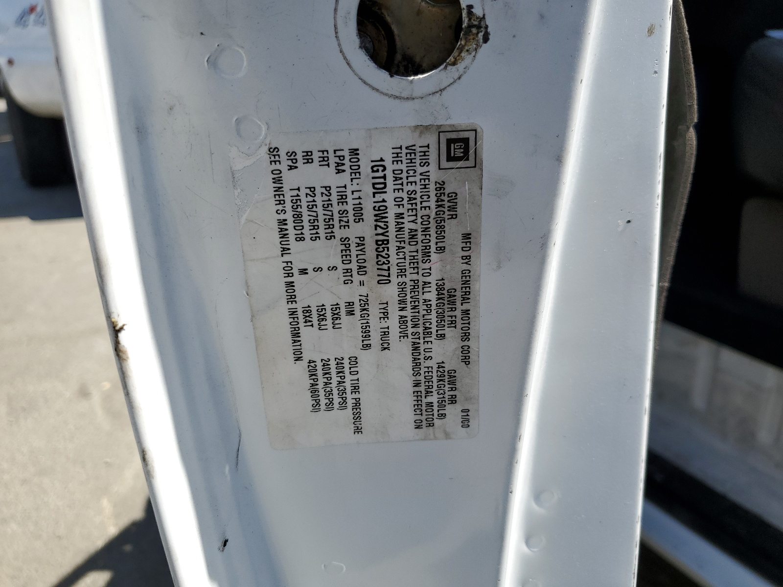 1GTDL19W2YB523770 2000 GMC Safari Xt