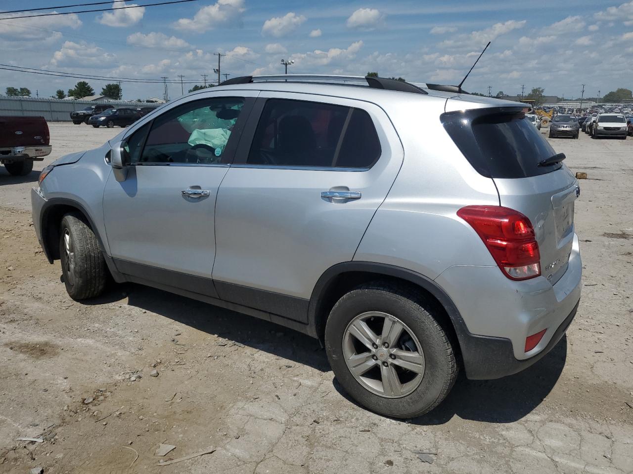 KL7CJPSB6KB929728 2019 CHEVROLET TRAX - Image 2