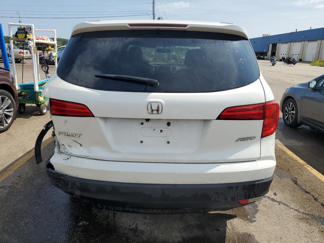 5FNYF6H76HB075398 2017 Honda Pilot Exln