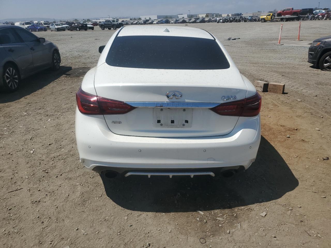 2018 Infiniti Q50 Luxe VIN: JN1EV7AR8JM434743 Lot: 69647724